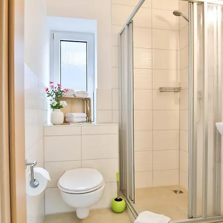 Jumas * 巴德茨维什安