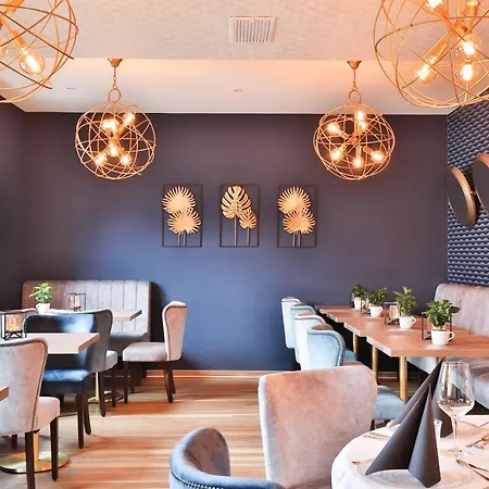 Jumas 酒店 巴德茨维什安